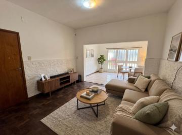 Casa · 137m² · 6 Ambientes · 1 Cochera · Casa en Venta 3 Dorm. - Tiro Suizo
