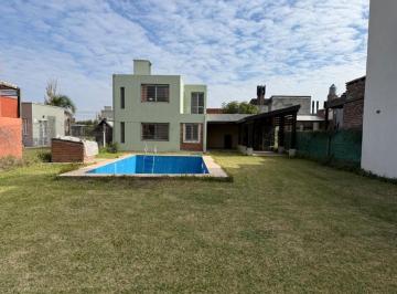 Casa · 120m² · 4 Ambientes · 1 Cochera · Casa en Alquiler en Roldan - 2 Dorm.