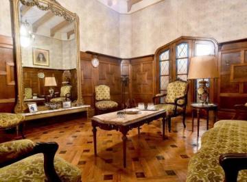 Casa · 365m² · 12 Ambientes · Casa Antigua en Balcarce 1100