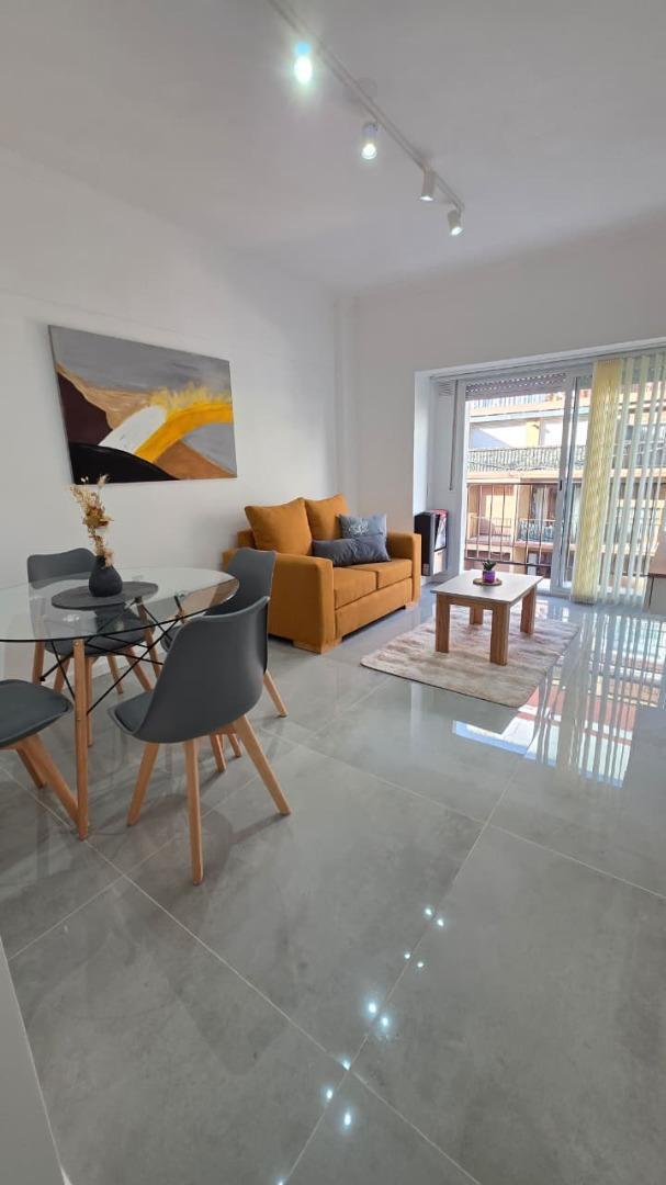 Depto 2 amb, 40m² con balcón y vista a Plaza Colón