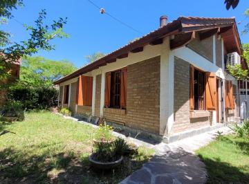 Casa · 173m² · 5 Ambientes · 2 Cocheras · Casa en Venta en Villa General Belgrano – 2 Dorm., Jardín y Excelente Ubicación
