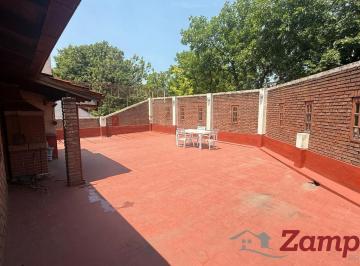 Casa · 130m² · 5 Ambientes · 1 Cochera · Casa 5 Ambientes con Cochera Villa Urquiza