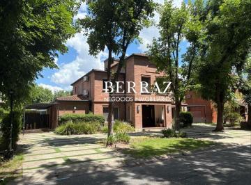 Casa · 290m² · 7 Ambientes · 2 Cocheras · Casa Venta 4 Dorm. Barrio Senderos I Lote de 841 m² Pilar