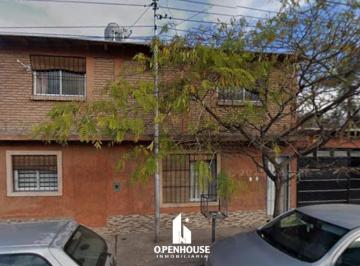 Casa · 140m² · 7 Ambientes · 2 Cocheras · Casa en Avellaneda y San Martin Las Heras