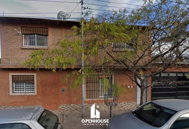 Casa · 140m² · 7 Ambientes · 2 Cocheras