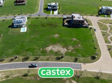 Terreno · 690m² · Lote Interno en Venta, Barrio Amarras, Puertos