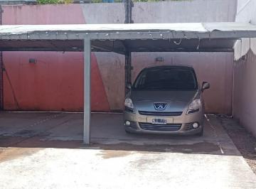Garage · 10m² · 1 Cochera · Venta Cochera Amplia Flores Semi Techada