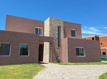 Casa de 6 ambientes, Escobar · Venta Casa 5 Ambientes a Estrenar en Haras Santa Maria Barrio Atardecer Oportunidad!