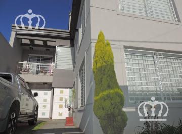 Casa · 270m² · 5 Ambientes · 2 Cocheras · Venta - Casa con Fondo y Pileta - Lanús Este