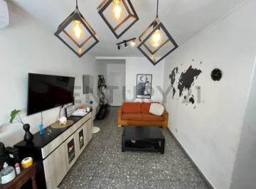 PH · 73m² · 4 Ambientes · 1 Cochera · Venta PH 4 Ambientes en Parque Avellaneda con Patio y Cochera