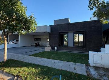 Casa · 215m² · 4 Ambientes · 2 Cocheras · Casa en Venta Greenville 2 1 Planta
