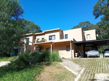 Casa · 310m² · 4 Ambientes · 6 Cocheras · Exc Casa 3 Dorm Suite/pileta/gge/esc/jard Valle Escondido
