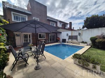 Casa · 225m² · 5 Ambientes · 2 Cocheras · Venta Casa 5 Ambientes con Cochera y Piscina en Quilmes