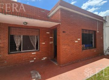 Casa · 68m² · 3 Ambientes · 1 Cochera · Venta Casa 3 Ambientes con Patio en Wilde
