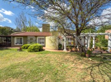 Casa · 291m² · 4 Ambientes · 1 Cochera · Casa a La Venta Lomas de La Carolina Una Planta