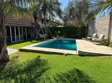 Casa · 350m² · 6 Ambientes · 3 Cocheras · Casa en Venta en Saavedra.