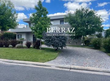 Casa · 205m² · 6 Ambientes · 6 Cocheras · Casa Venta 5 Dorm. Barrio El Molino Lote de 827 m² Haras Santa María, Escobar
