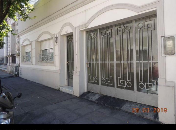 Casa · 225m² · 6 Ambientes · 1 Cochera