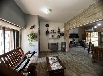 Casa · 148m² · 5 Ambientes · 1 Cochera · Casa en Venta 5 Ambientes en Castelar - Morón