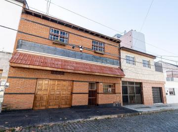 Casa · 240m² · 5 Ambientes · 2 Cocheras · Venta Casa Boedo 3 Dorm. C/ Quincho