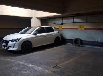 Garage · 15m² · 1 Cochera · Cochera Fija Parana y Lavalle Excelente Ubicacion