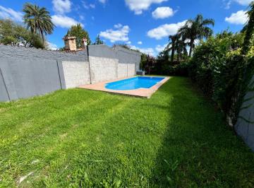 Departamento · 120m² · 4 Ambientes · 1 Cochera · Casa de 2 Dorm. con Comodín Jardín y Piscina en Alquiler Fisherton Rosario
