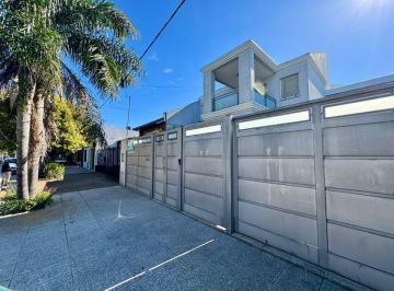 Casa de 8 ambientes, Chivilcoy · Excelente Casa en Calle Valentin Coria - Chivilcoy
