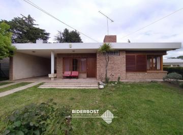 Casa · 190m² · 3 Ambientes · 2 Cocheras · Se Vende Impecable Propiedad en Costa Azul Norte