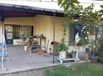Casa · 250m² · 5 Ambientes · Casa en Venta - 3 Dorm. 1 Baño - Escobar