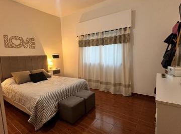 Casa · 75m² · 4 Ambientes · 2 Cocheras · Venta Casa 4 Ambientes - El Palomar