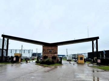 Bodega-Galpón · 1750m² · Alquiler Nave Industrial en Parque Industrial Moreno