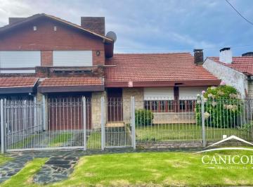 Casa · 150m² · 5 Ambientes · 1 Cochera · Casa en Punta Mogotes