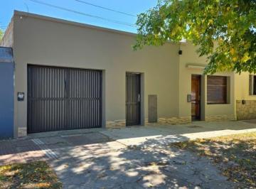 Casa · 118m² · 3 Ambientes · ¡Venta! Gral. Madariaga, Bs. As. ¡Casa Centrica en Oportunidad!