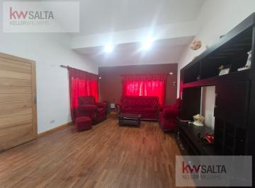 Casa · 250m² · 5 Ambientes · 1 Cochera · Casa en Venta Barrio Intersindical Salta