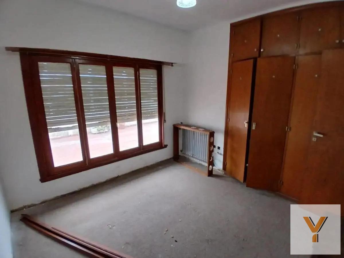 Casa 3 dorm, 236m² con cochera para 3 autos — Garay y La Pampa