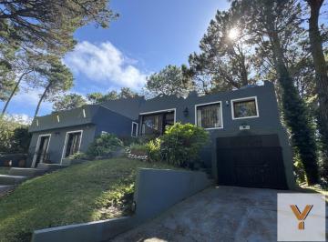 Casa · 130m² · 4 Ambientes · Casa en Venta - 3 Dorm. 2 Baños - Pinamar