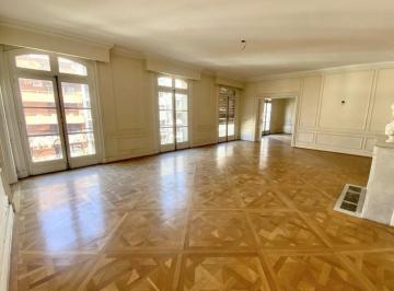 Departamento · 427m² · 7 Ambientes · 2 Cocheras · Exclusivo Piso de Alto Nivel en Edificio Francés Icónico en La Isla