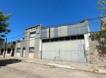 Bodega-Galpón · 230m² · 1 Ambiente · Galpon en Venta con Casa a Reciclar en Barrio España y Hospitales
