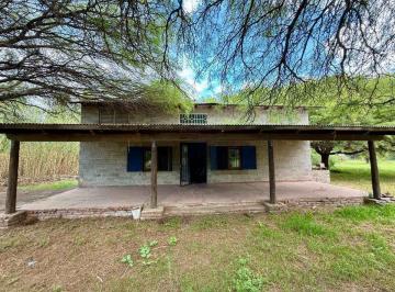 Casa · 163m² · 2 Ambientes · 1 Cochera · Venta Casa con Pileta 1 Ha Colonia Caroya