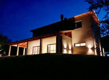 Casa · 360m² · 7 Ambientes · 2 Cocheras · Venta Casa Potrerillo Larreta 4 Dorm Premium