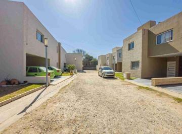 Casa · 148m² · 5 Ambientes · 1 Cochera · Venta Duplex Los Boulevares