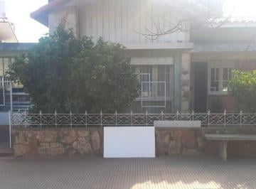 Casa · 210m² · 12 Ambientes · 1 Cochera · Venta Casa Morteros Centro a Refaccionar