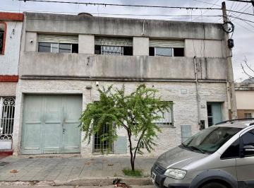 Casa · 393ha · 8 Ambientes · 1 Cochera · Venta San Martin Casa 3 Dorm con 3 Deptos y Galpon