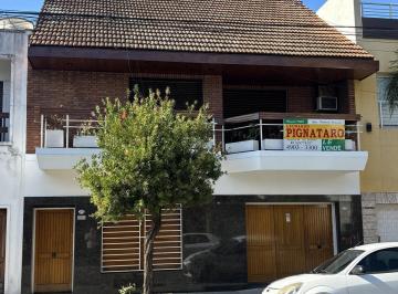 Casa · 235m² · 5 Ambientes · 2 Cocheras · Casa en Liniers