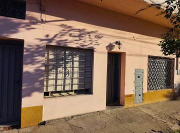 Departamento de 2 ambientes, Tres de Febrero · Alquiler – Departamento 2 Ambientes con Patio en Loma Hermosa