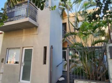 Casa · 70m² · 6 Ambientes · Casa a La Venta en Calle Pascual Palma en Planta