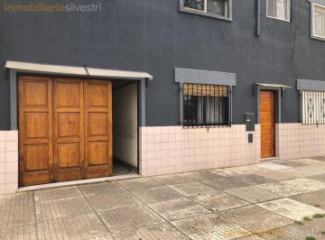 PH · 64m² · 3 Ambientes · 1 Cochera · 37 Entre 120 y 121 La Plata - PH Al Frente de Dos Dorm. con Cochera y Patio en Venta