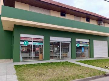 Local comercial · 140m² · 4 Ambientes · Latorre Prop. Alquila Excelente Local Comercial