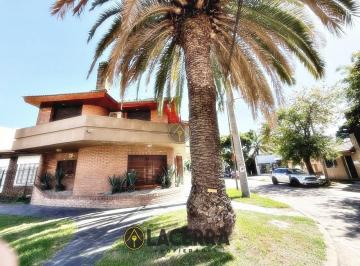 PH · 138m² · 4 Ambientes · PH en Villa Ballester / Villa Adelina