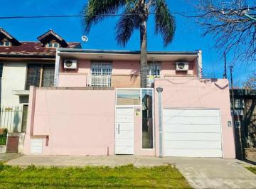 Casa de 5 ambientes, Ituzaingó · Casa con 491 m² en Venta con 3 Dorm. en Ituzaingó Norte